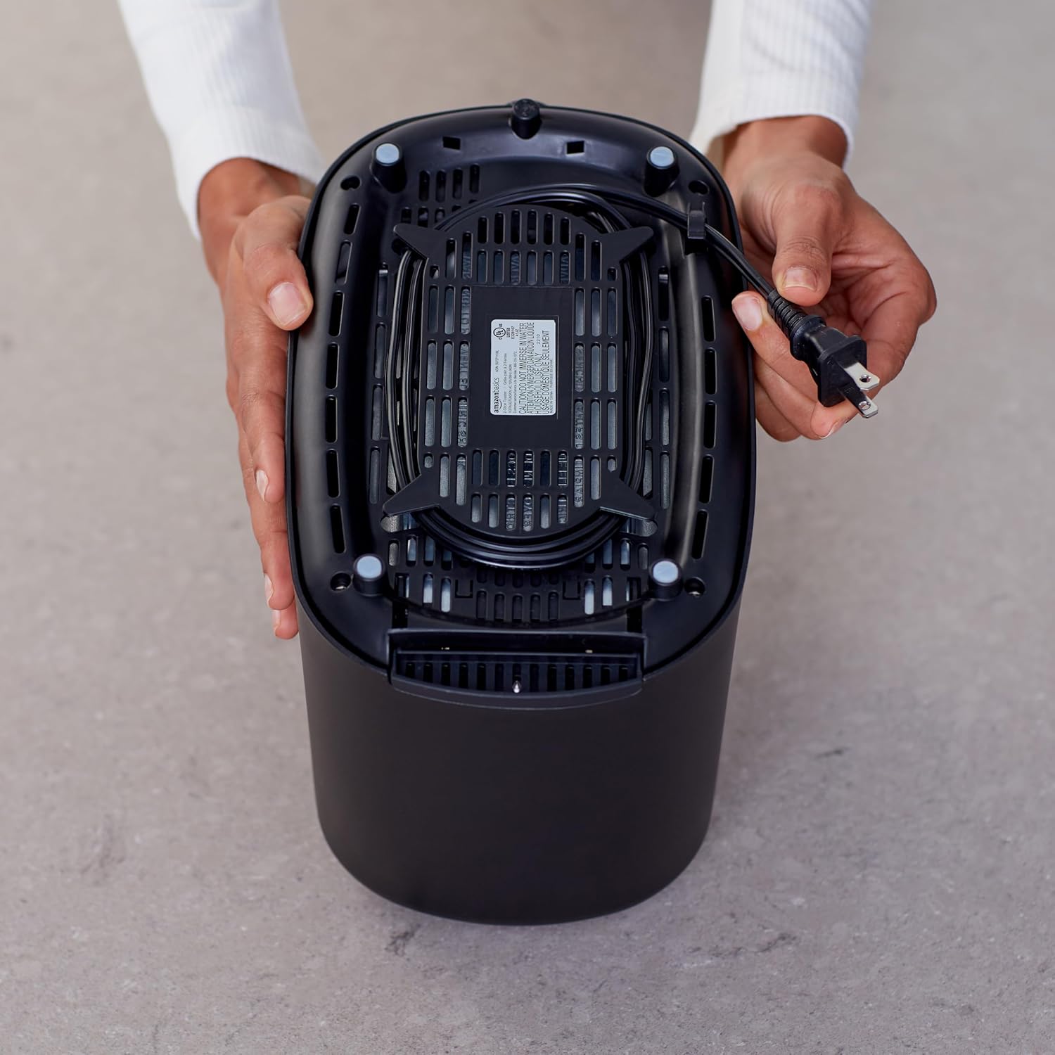 2 Slice Toaster For Bread & Bagels (Black & Silver)