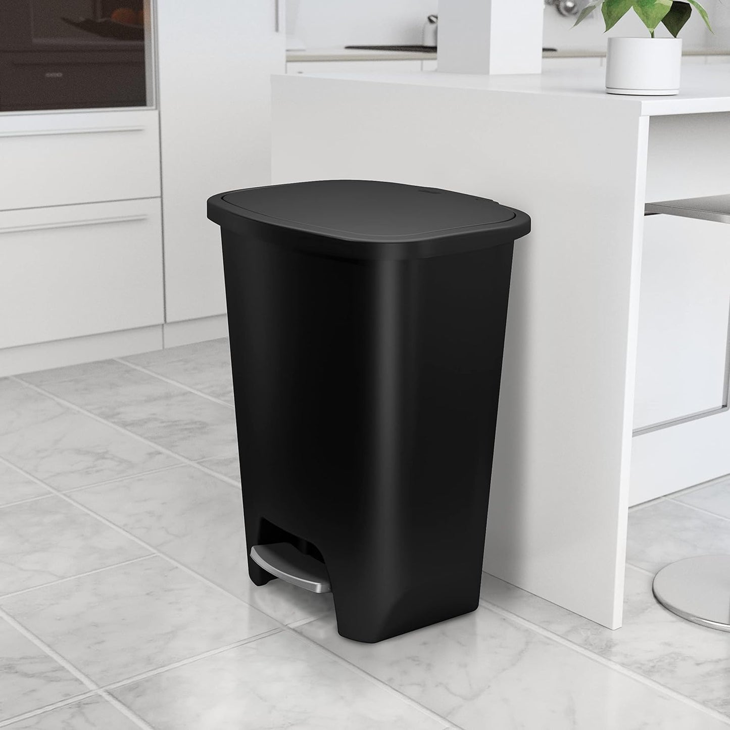 20 Gallon Plastic Trash Can (Black)