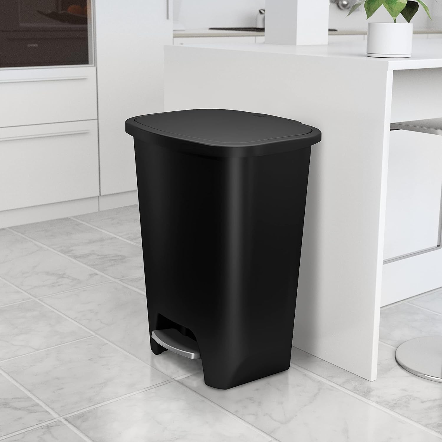 20 Gallon Plastic Trash Can (Black)