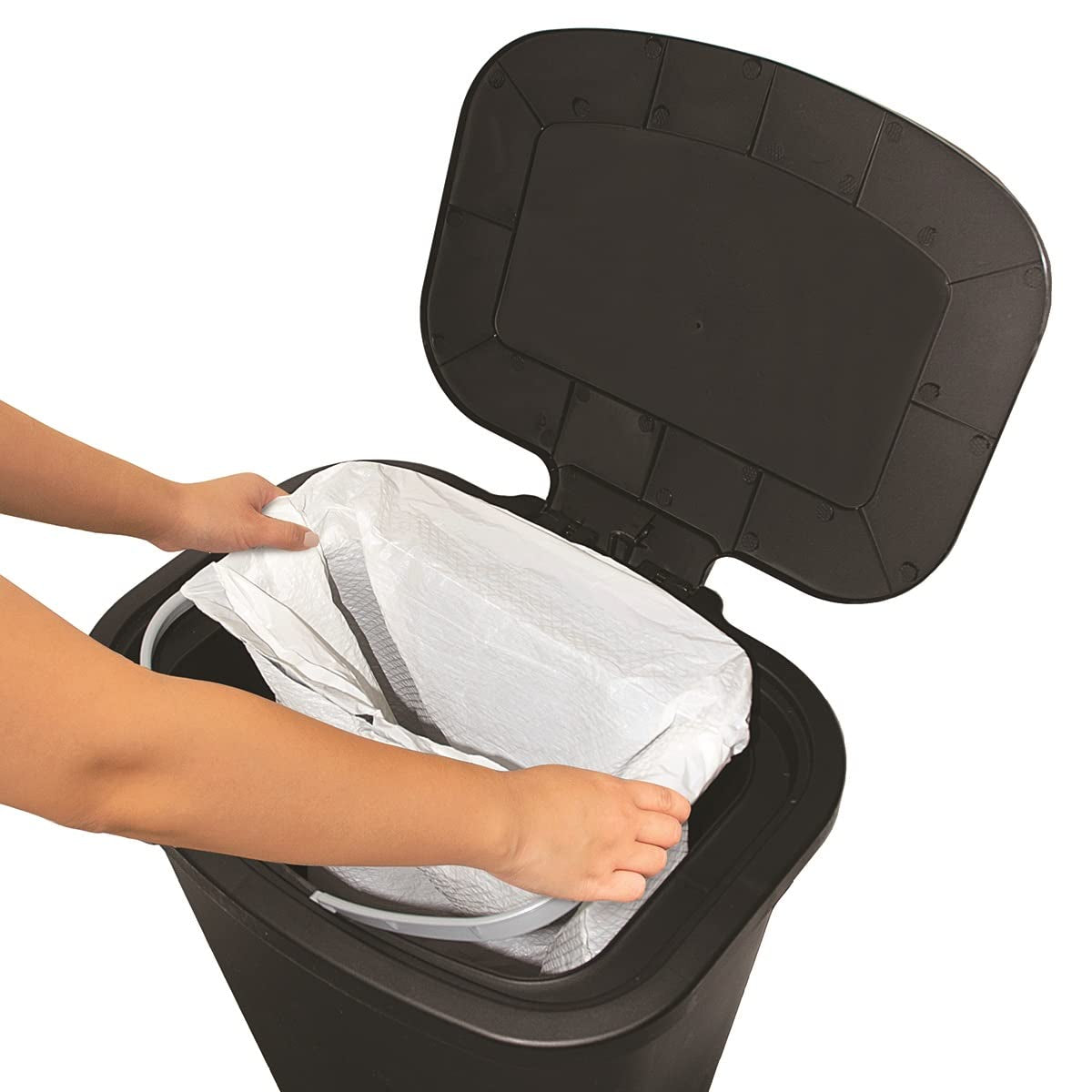 20 Gallon Plastic Trash Can (Black)